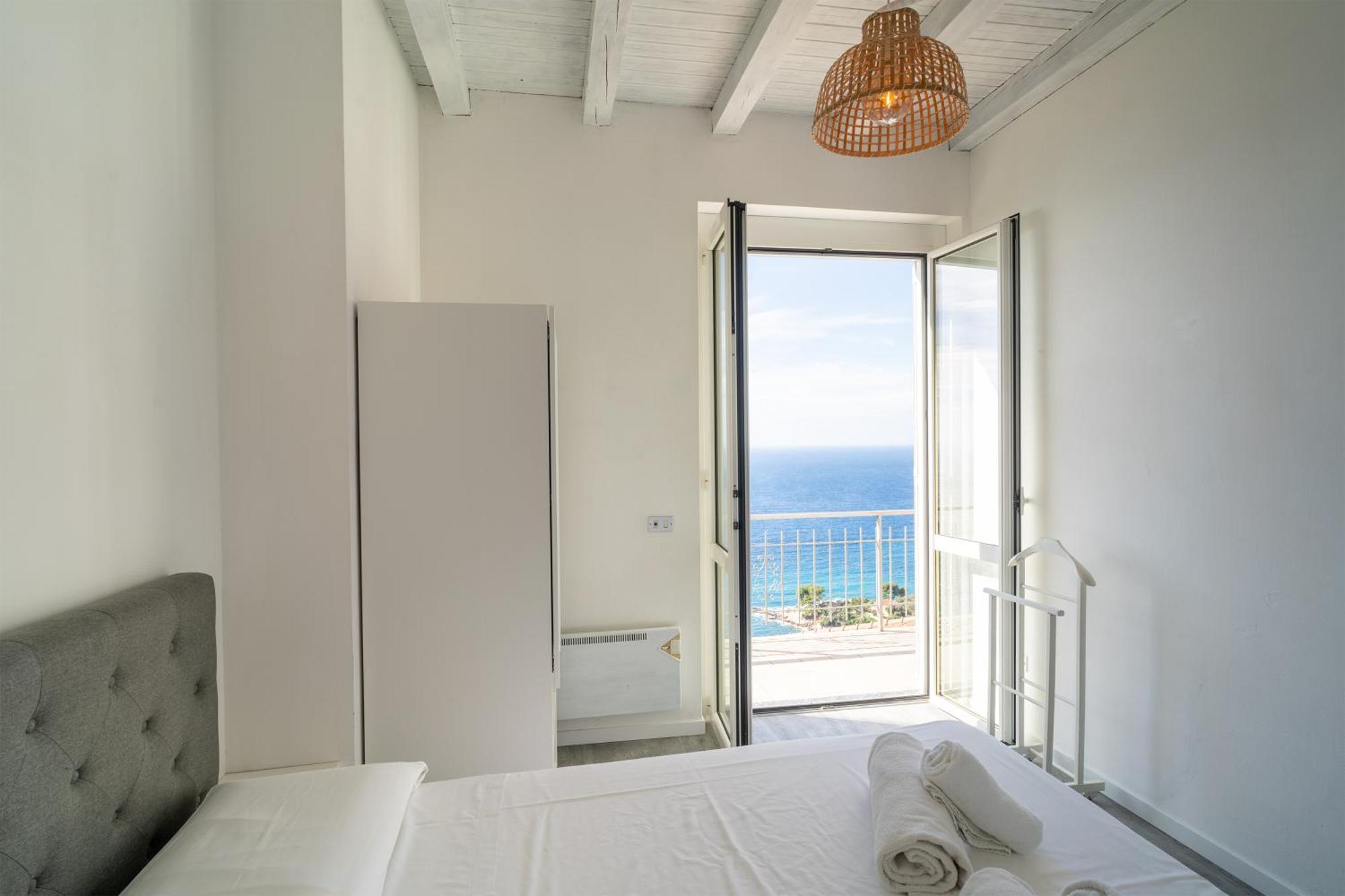Casa Grimaldi - Terrace & Sea View Apartment Вентимиля Екстериор снимка