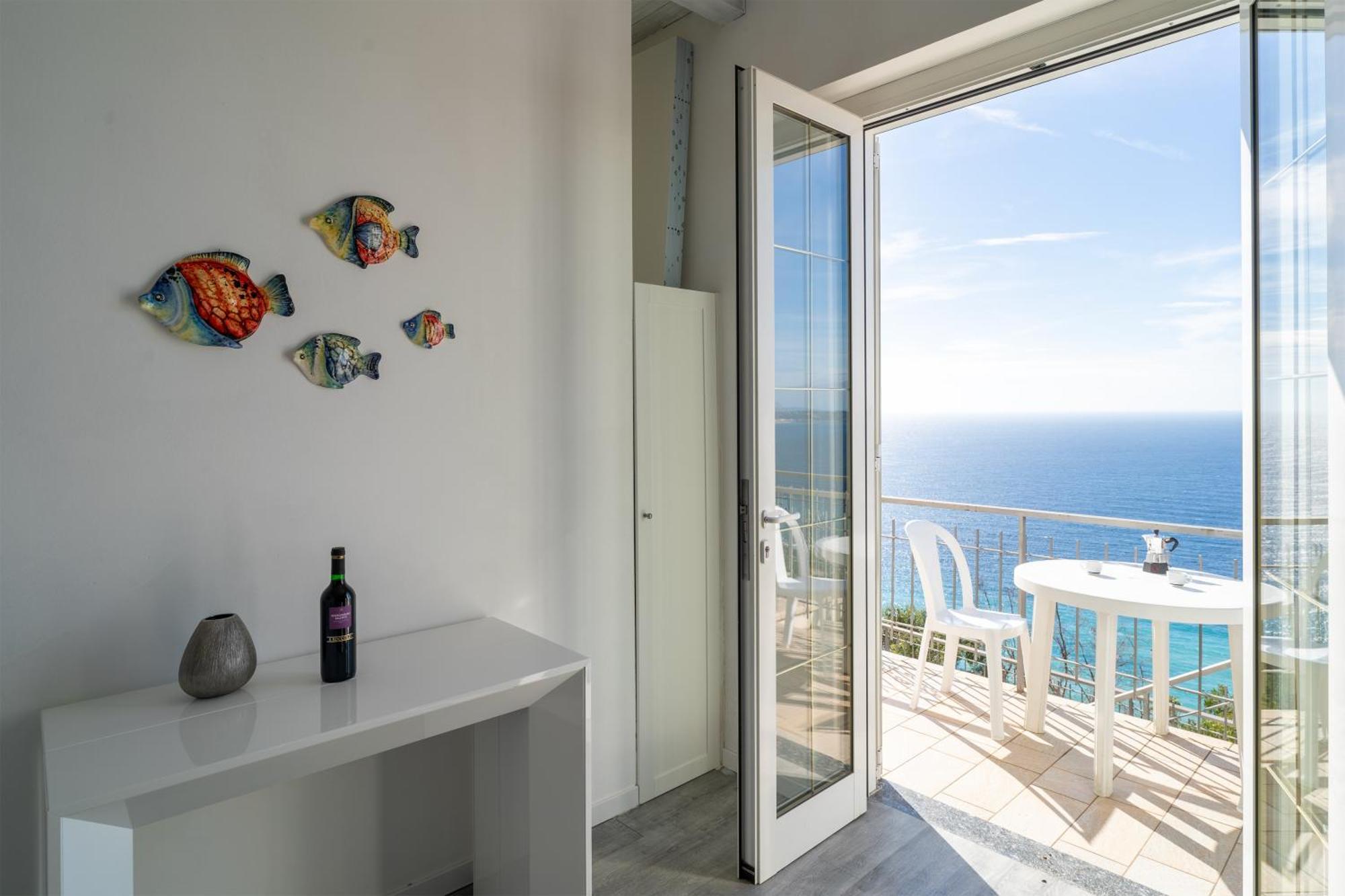 Casa Grimaldi - Terrace & Sea View Apartment Вентимиля Екстериор снимка