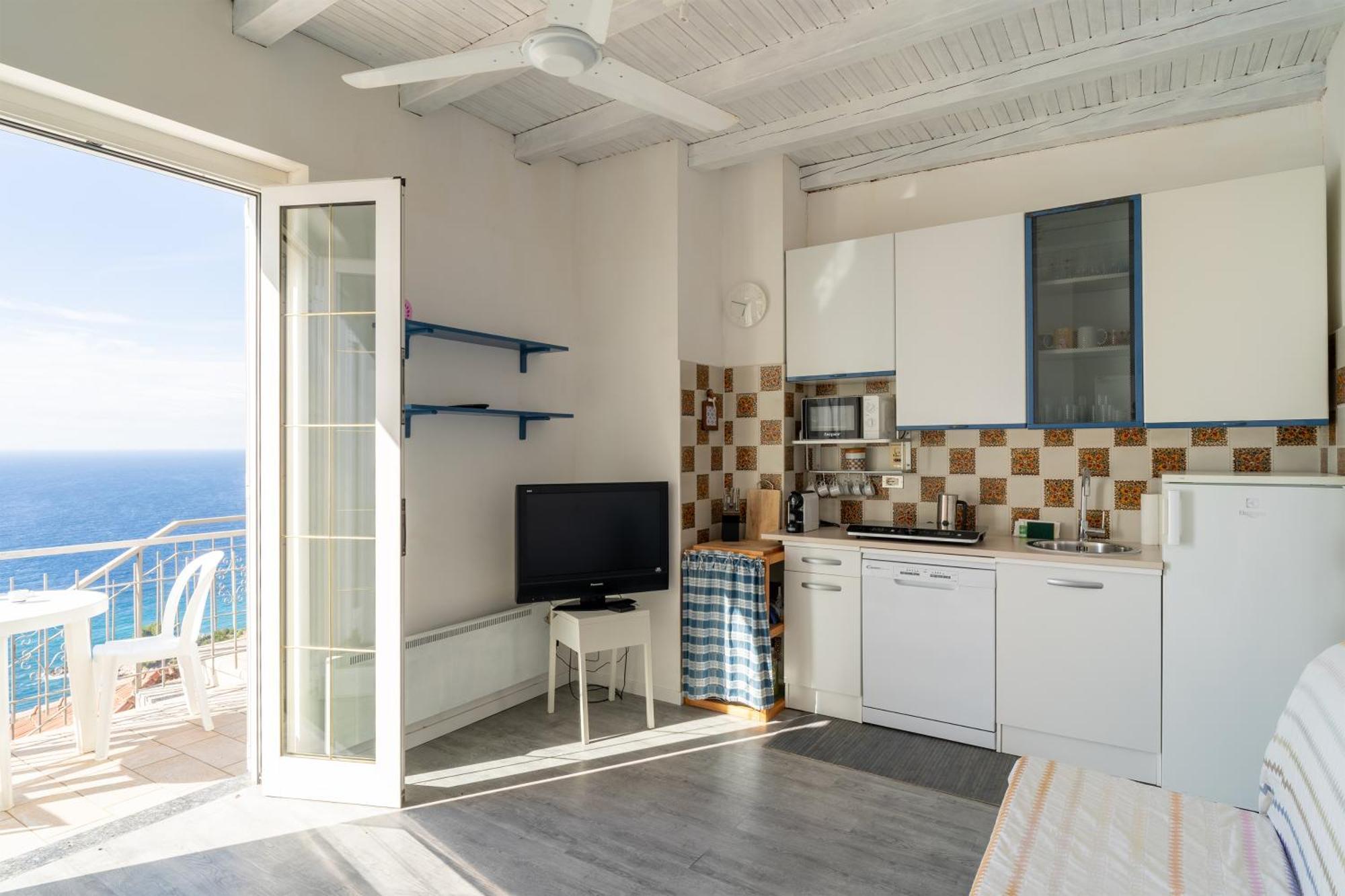 Casa Grimaldi - Terrace & Sea View Apartment Вентимиля Екстериор снимка