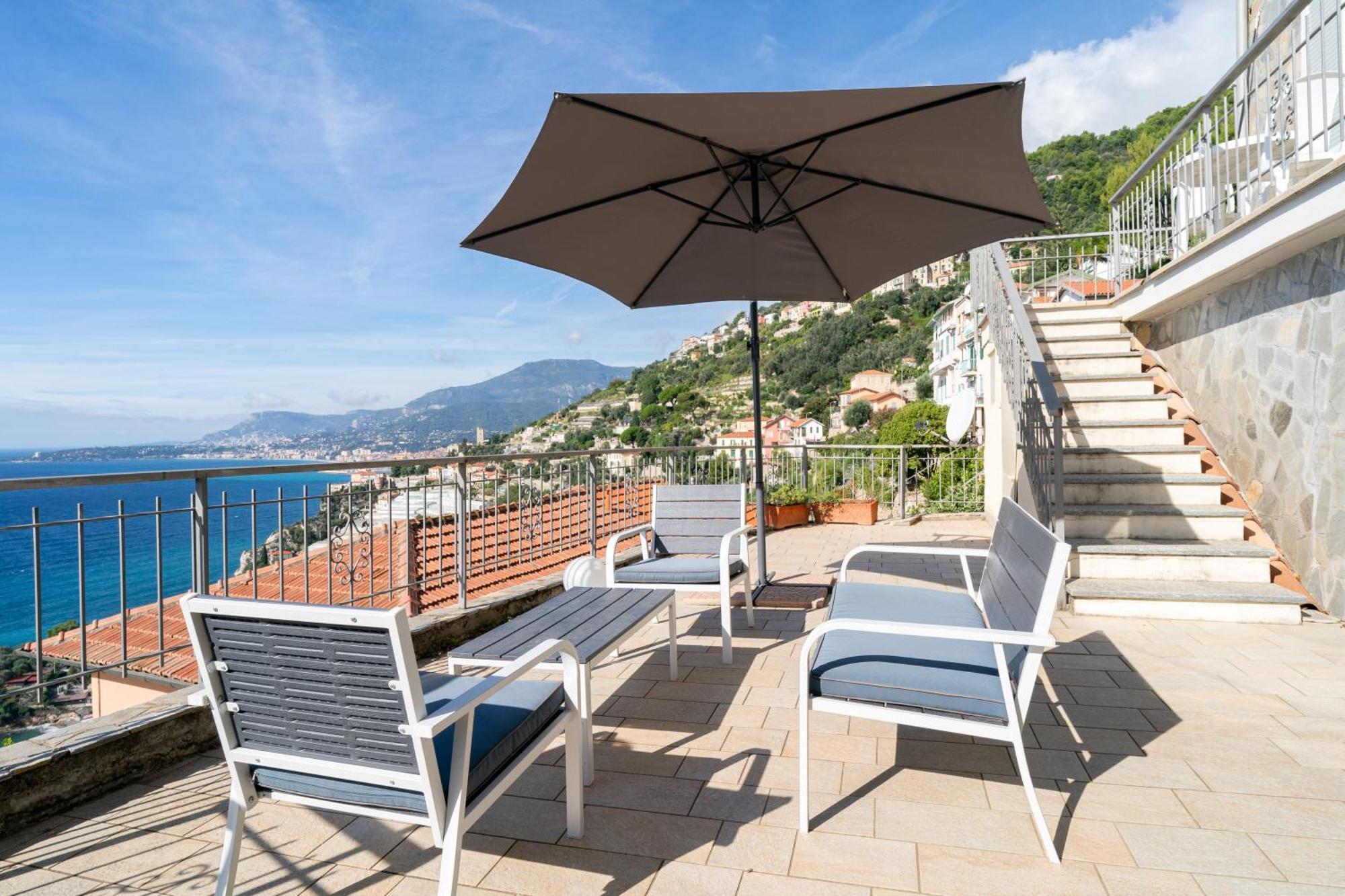 Casa Grimaldi - Terrace & Sea View Apartment Вентимиля Екстериор снимка