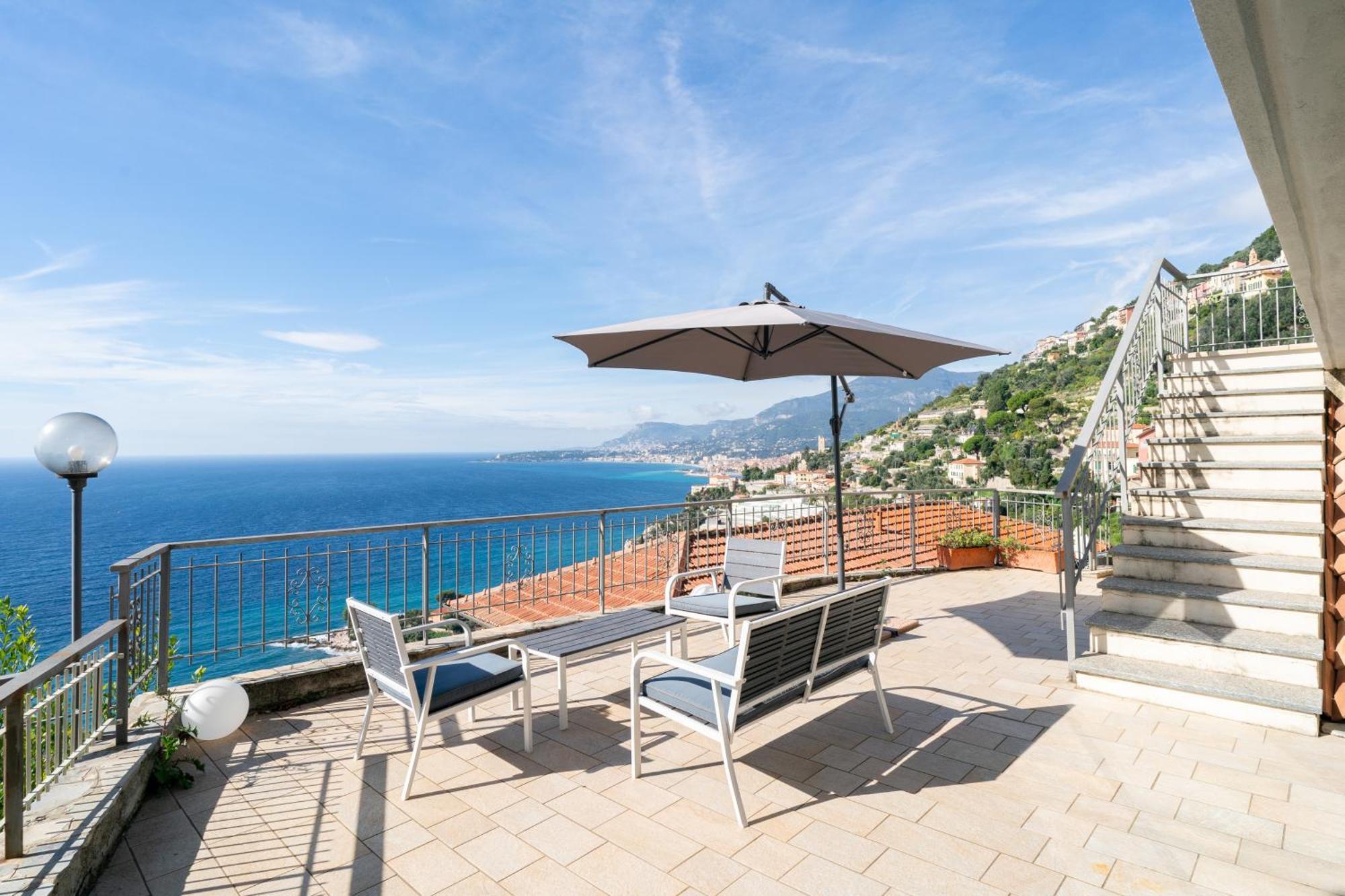Casa Grimaldi - Terrace & Sea View Apartment Вентимиля Екстериор снимка