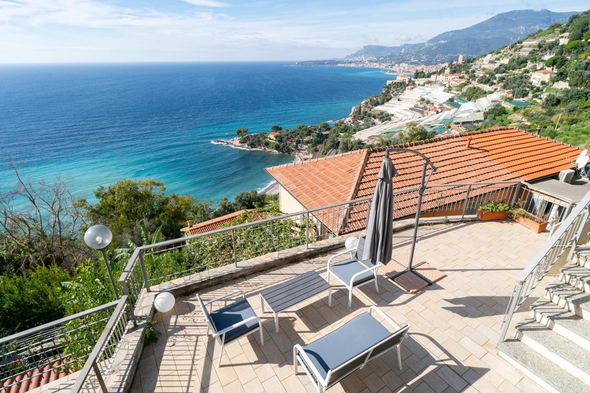Casa Grimaldi - Terrace & Sea View Apartment Вентимиля Екстериор снимка